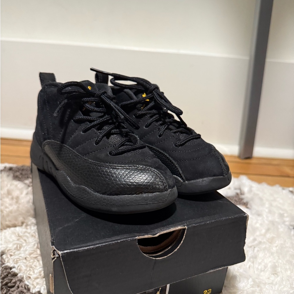 (VERY RARE) Jordan Retro 12 Black Taxi- Size 9